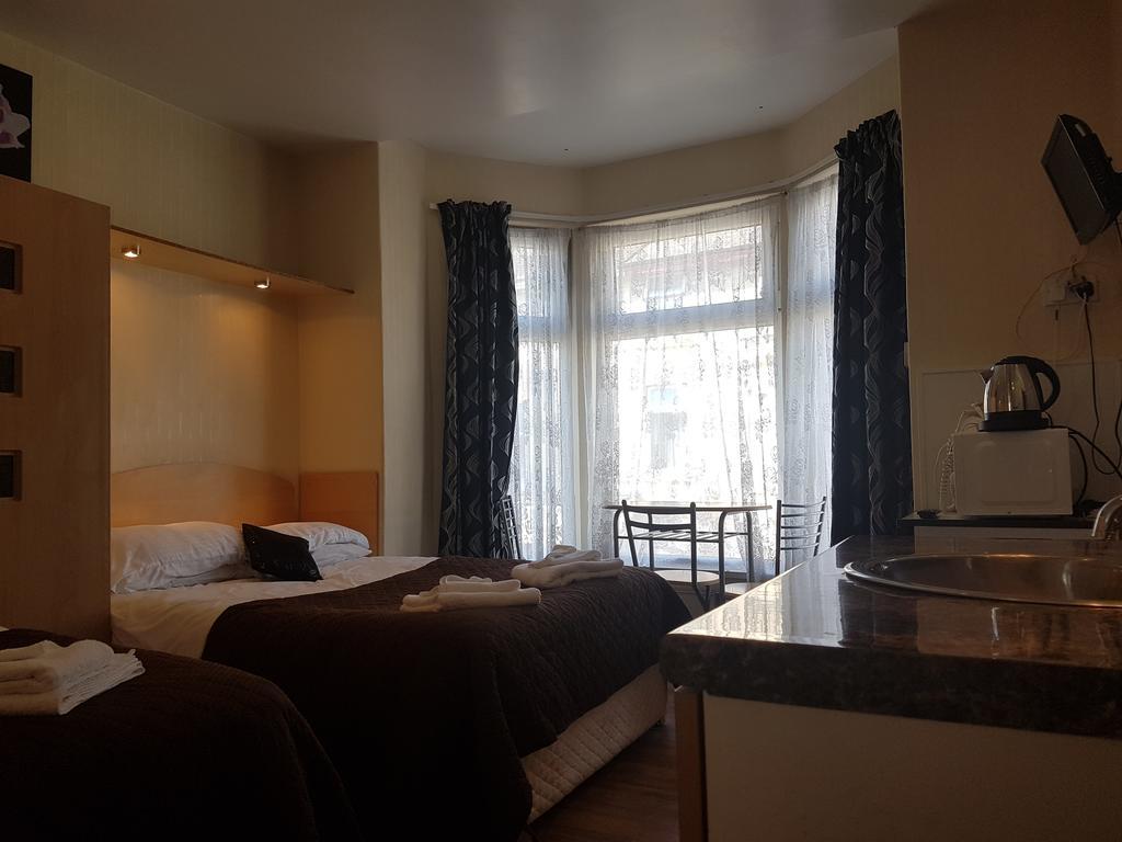 Ivanhoe 2* Blackpool