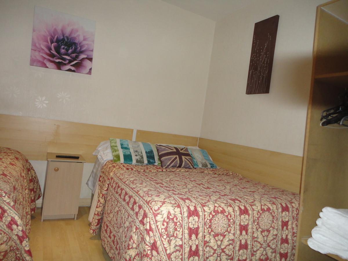 Ivanhoe Hotel 2*